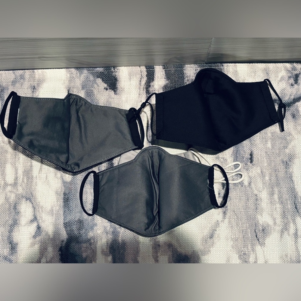 ADIDAS protective Face Mask Covers. Reusable & Washable.
Bundle-Lot (4) -OSFA - - Picture 6 of 8